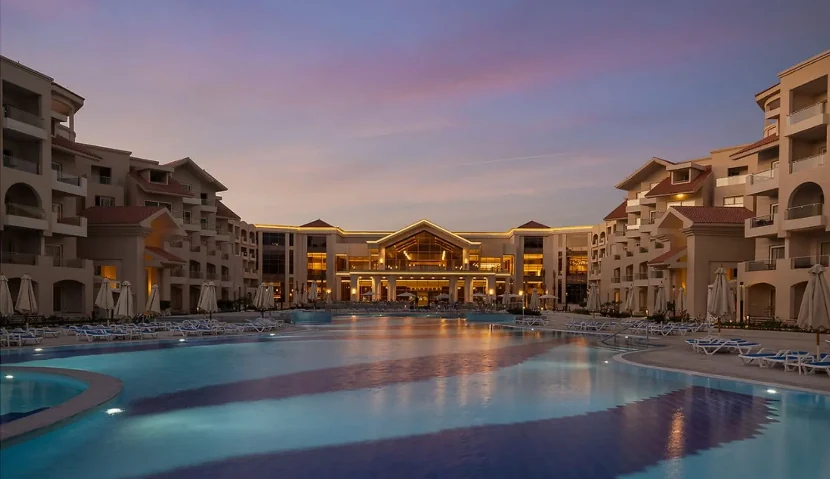 Pool and accommodation buildings at Serenity Sky Arc
